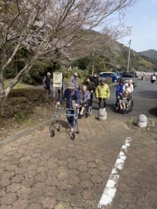 続々　お花見日和🌸（介護付きホーム）